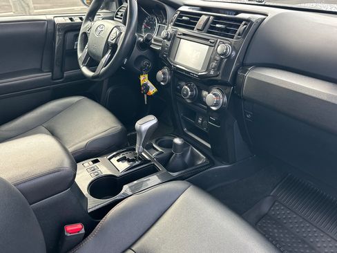 Used 2019 Toyota 4Runner TRD Off-Road Premium AWD/4WD image 16
