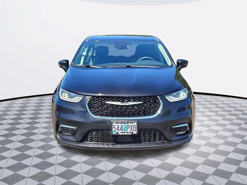 Used 2024 Chrysler Pacifica Limited FWD image 9