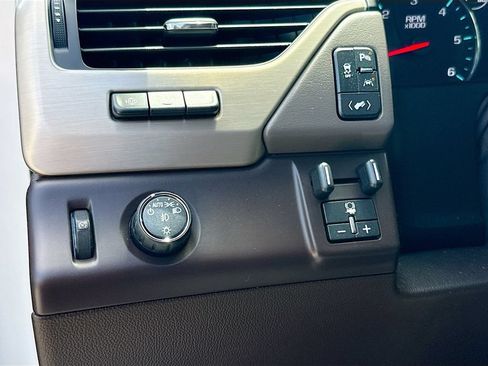 Used 2019 GMC Yukon Denali w/ Enhanced Security Package RWD image 8