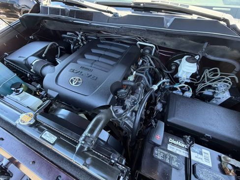 Used 2013 Toyota Sequoia SR5 AWD/4WD image 33
