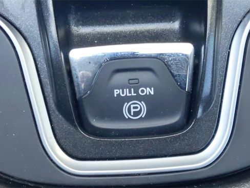 Used 2022 Jeep Cherokee Trailhawk w/ Premium Leather Package image 28