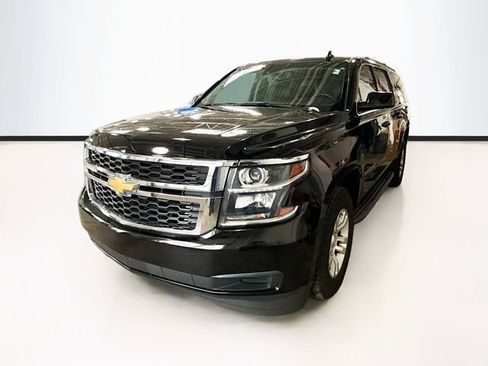 Used 2018 Chevrolet Suburban LT image 1