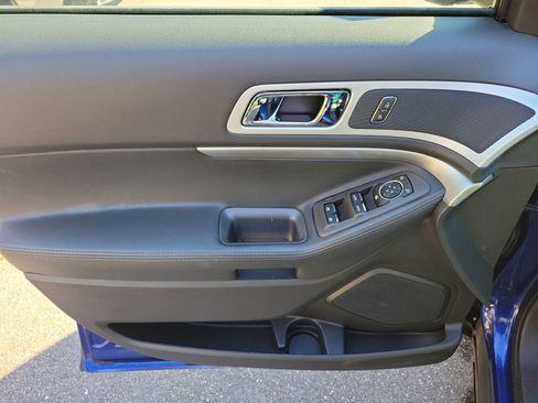 Used 2015 Ford Explorer XLT w/ Equipment Group 202B image 20