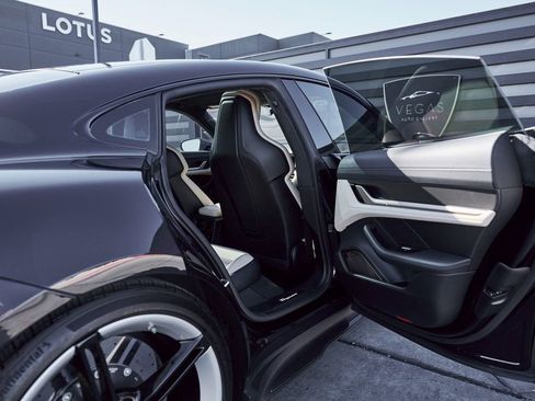 Used 2020 Porsche Taycan Turbo S image 28