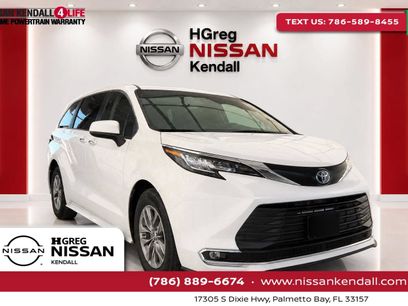 Used 2022 Toyota Sienna XLE