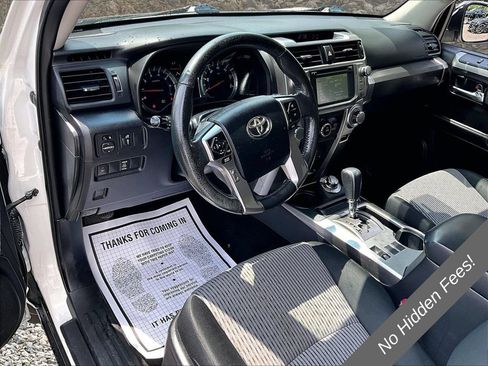 Used 2014 Toyota 4Runner SR5 AWD/4WD image 11