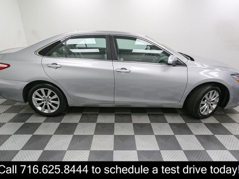 Used 2017 Toyota Camry XLE FWD image 7