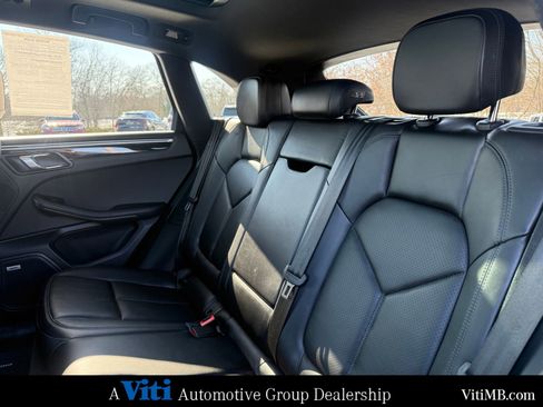 Used 2020 Porsche Macan image 22