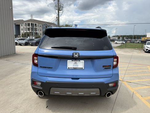 Certified 2025 Honda Passport TrailSport image 7