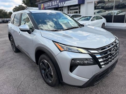 Used 2025 Nissan Rogue SV AWD/4WD image 4