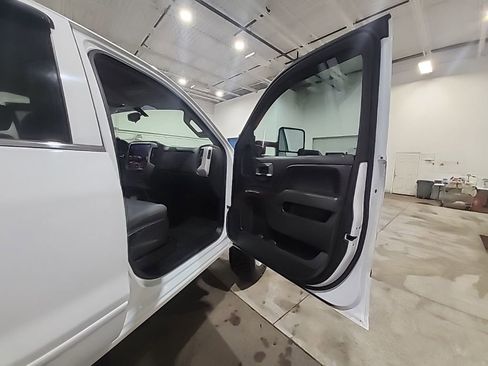 Used 2016 GMC Sierra 2500 SLE w/ SLE Preferred Package AWD/4WD image 13