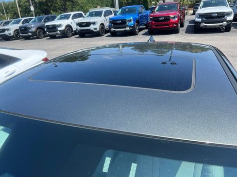 Used 2025 Hyundai Elantra Limited FWD image 7