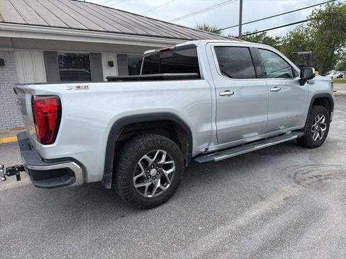 Used 2022 GMC Sierra 1500 SLT AWD/4WD image 4