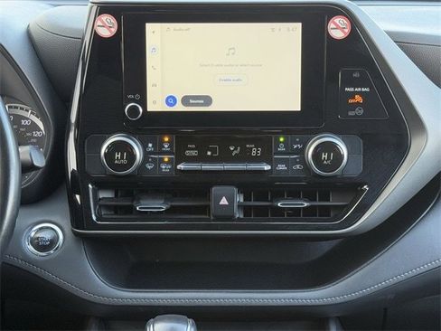 Used 2023 Toyota Highlander LE image 16