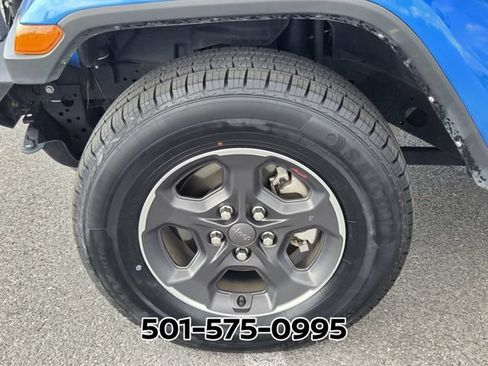 Used 2023 Jeep Gladiator Sport AWD/4WD image 20