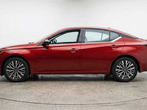 Used 2025 Nissan Altima 2.5 SV image 5