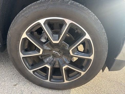 Used 2023 Chevrolet Tahoe RST image 3