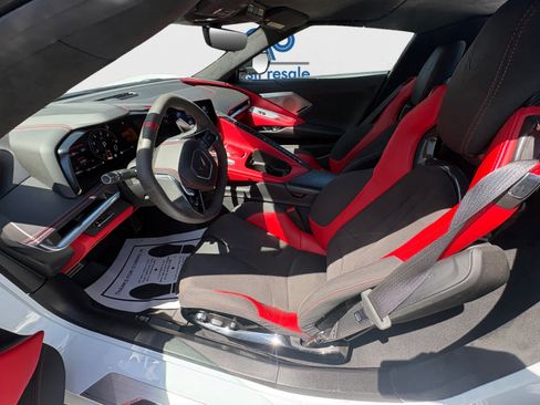 Used 2022 Chevrolet Corvette Stingray Premium Conv w/ Z51 Performance Package RWD image 11