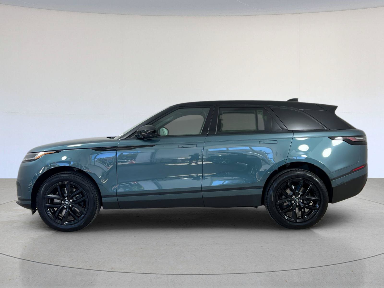 New 2026 Land Rover Range Rover Velar S AWD/4WD image 3