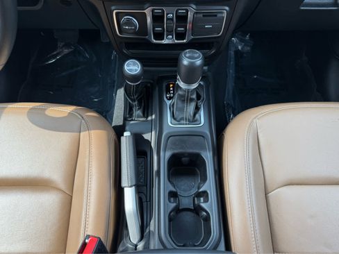 Used 2022 Jeep Wrangler Unlimited Sahara w/ Cold Weather Group image 23