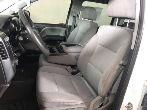 Used 2018 Chevrolet Silverado 1500 Custom w/ Custom Value Package AWD/4WD image 11