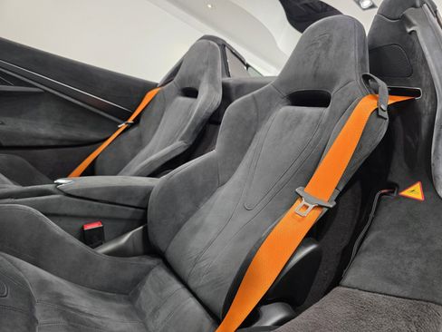 Used 2022 McLaren 720S Spider image 8