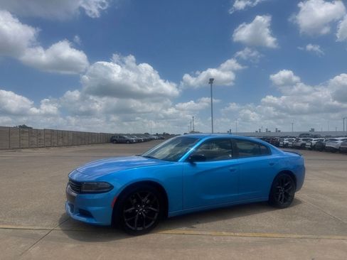 Used 2023 Dodge Charger SXT w/ Blacktop Package RWD image 9