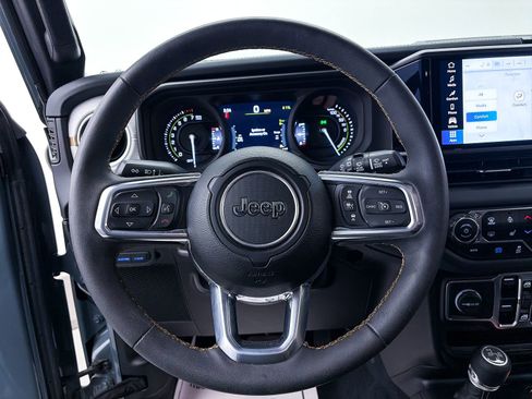 Used 2024 Jeep Wrangler Unlimited Sahara w/ Safety Group image 33