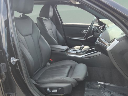 Used 2019 BMW 330i xDrive Sedan w/ Driving Assistance Package image 18