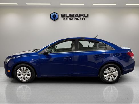 Used 2012 Chevrolet Cruze LS FWD image 2