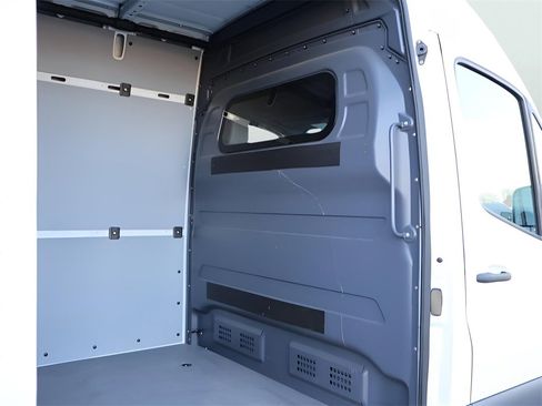 Used 2024 Mercedes-Benz Sprinter 144 Cargo image 15