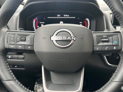 Used 2025 Nissan Rogue SL image 27