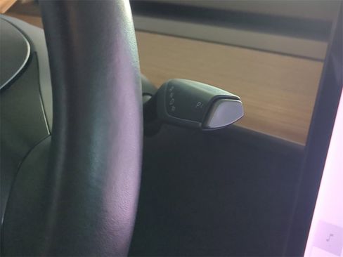 Used 2021 Tesla Model 3 Standard Range Plus image 20