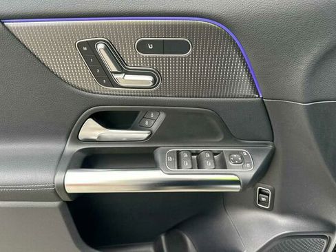 Used 2023 Mercedes-Benz GLA 250 4MATIC image 11