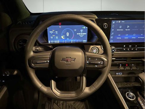 Used 2024 Chevrolet Colorado Trail Boss image 16