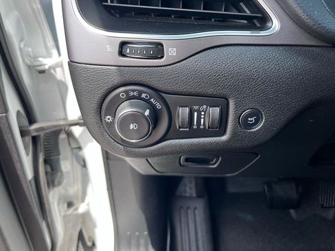 Used 2022 Jeep Cherokee Latitude Lux AWD/4WD image 30