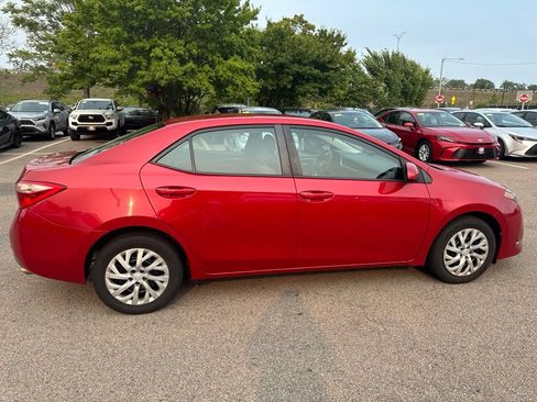 Used 2018 Toyota Corolla LE FWD image 8