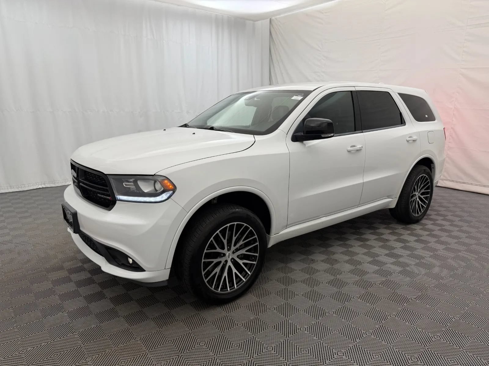Used 2017 Dodge Durango R/T w/ Blacktop Package AWD/4WD image 2