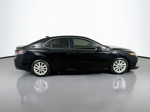 Used 2022 Toyota Camry LE FWD image 7