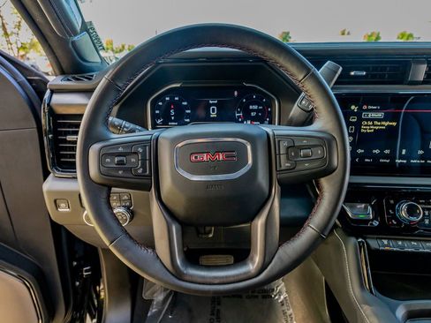 Used 2025 GMC Sierra 2500 AT4X image 18