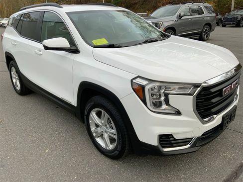 Used 2023 GMC Terrain SLE w/ Driver Convenience Package image 37