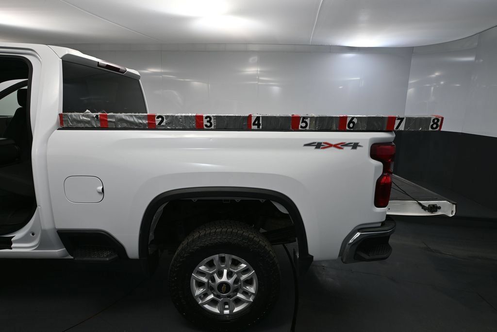 Used 2022 Chevrolet Silverado 2500 LT AWD/4WD image 29