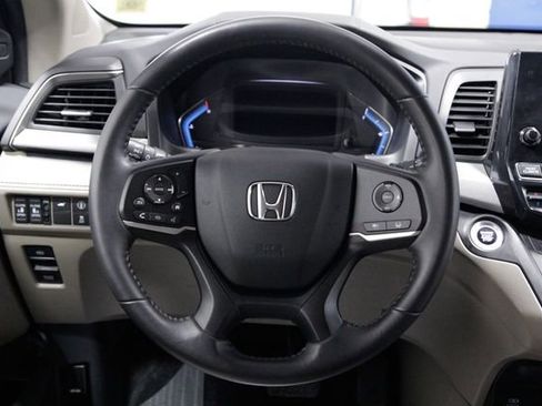 Certified 2024 Honda Odyssey EX-L image 16