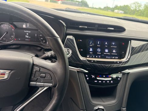 Used 2023 Cadillac XT6 Premium Luxury FWD image 18