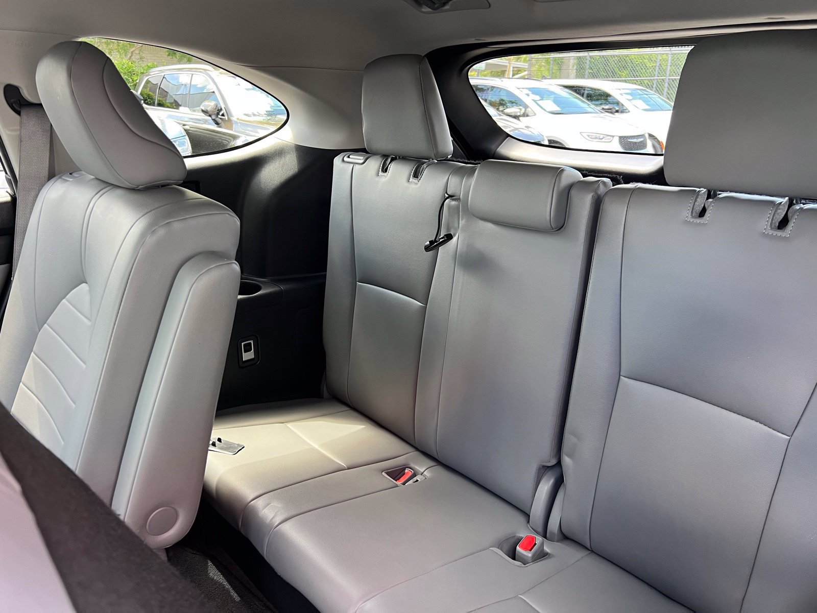 Used 2023 Toyota Highlander XLE FWD image 47