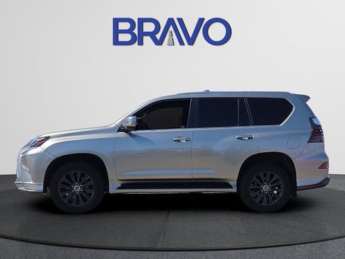 Used 2023 Lexus GX 460 Premium w/ Accessory Package AWD/4WD image 2