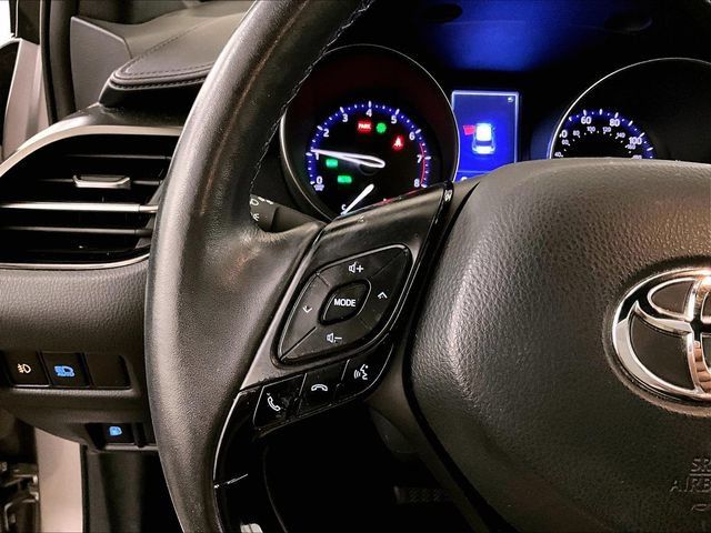 Used 2018 Toyota C-HR XLE FWD image 17