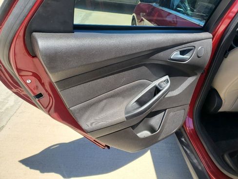 Used 2017 Ford Focus Titanium FWD image 14