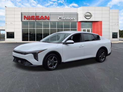 Used 2025 Kia K4 FWD image 7