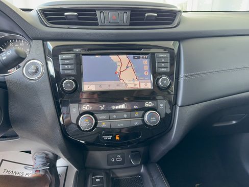 Used 2018 Nissan Rogue SL w/ Premium Package FWD image 20